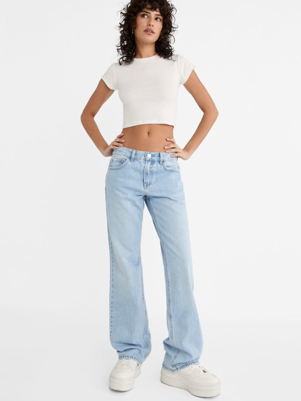 Stradivarius D98 Straight-Leg Jeans – Light Blue